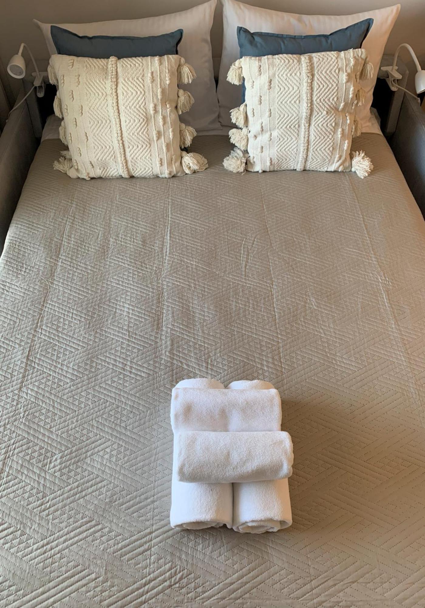 Warsaw Home Suites Apartment *